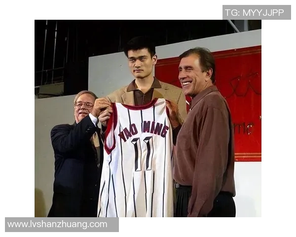 姚明如何引领中国篮球崛起并重塑中国体育格局的传奇之路