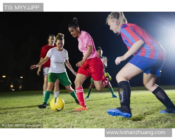 璀璨球场上的魅力风采美女足球明星专场盛宴即将开启