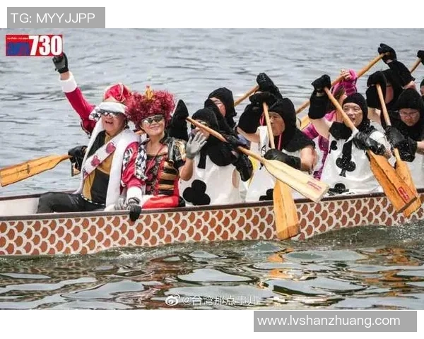 香港足球明星齐聚划龙舟赛场展现运动精神与团队合作魅力